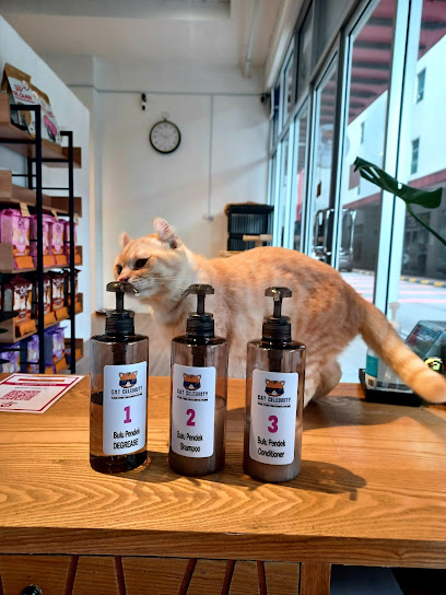 Cat Celebrity: Cat Grooming & Hotel
